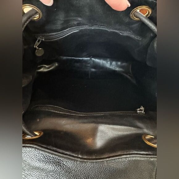 AUTH VINTAGE CHANEL BACKPACK - Picture 10 of 14